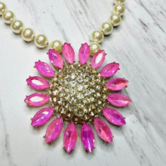 Betsey Johnson Jewelry - Betsey Johnson Large Pave Daisy Flower Faux Pearl Necklace